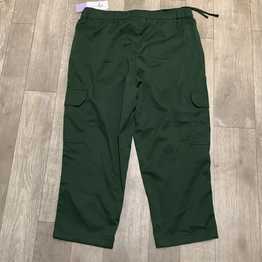 Womens NWT Just Be Cargo Crop Lightweight Drawstring Duffke Bag Pants - Picture 2 of 5
